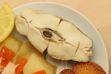 Белая рыба под лимонным соком с сухарями