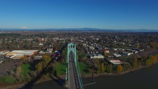 Aerial Oregon Portland St Johns
Aerial video of St Johns bridge in Portland Oregon.