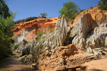 Obraz premium Причудливый берег Ручья Феи.Окрестности Фантьета, Вьетнам