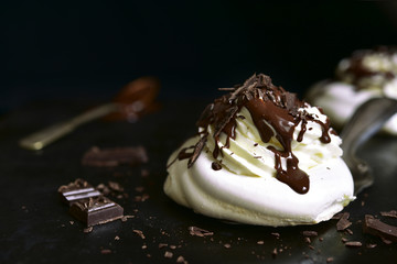 Meringue cake 