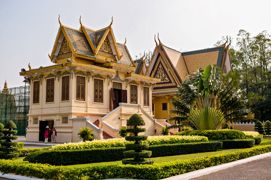 Visitors at Royal Palace Phnom Penh