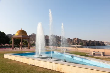 Crédence de cuisine en verre imprimé moyen-Orient Fountain at the corniche in Muttrah, Oman