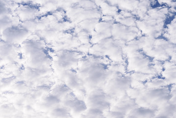 Fototapeta na wymiar Blue sky and clouds use for background.