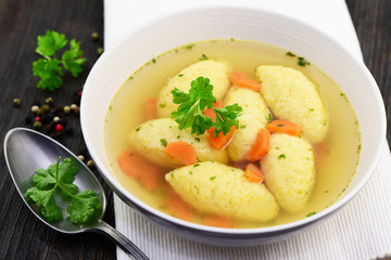 Petersilie Suppe