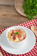 Macaroni and cheese with ham.