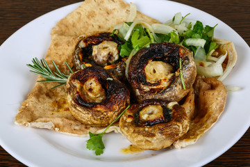 Baked champignons