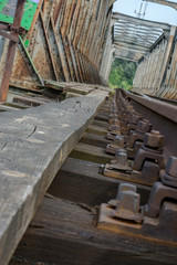 Tory i most kolejowy w Nowym Sączu, Polska