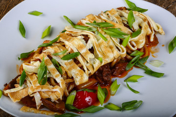 Pasta with omelet