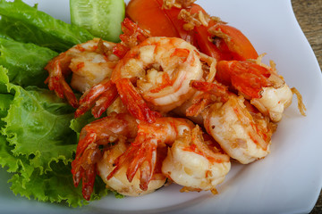 Grilled shrimps with garlic