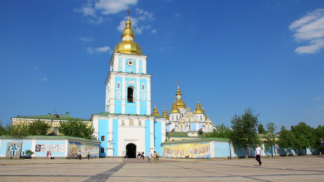 4K Timelapse: Mikhailovsky Golden-Domed monastery on Mikhailovskaya square in Kiev, Ukraine
