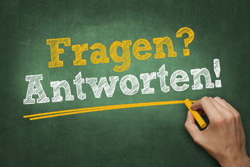 Fragen und Antworten - Text auf Tafel