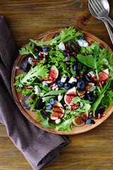 fruits salad with blue cheese