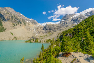Obraz na płótnie Canvas Majestic mountain lake in Canada. Upper Joffre Lake Trail View.