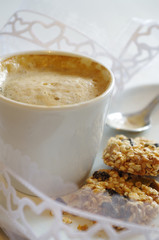 Espresso und Haferflockenkeks