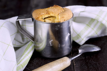Kuchen in einem Becher