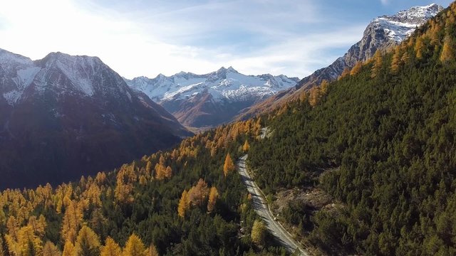 Strada di montagna - Vista aerea in Valmalenco