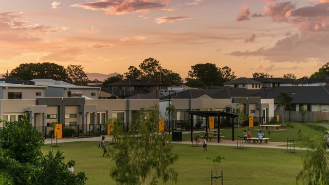 Timelapse Neighborhood Park Day to Dawn - 4K Resolution