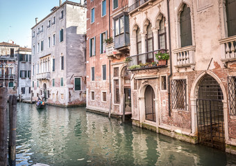 Obraz na płótnie Canvas Narrow canal in Venice