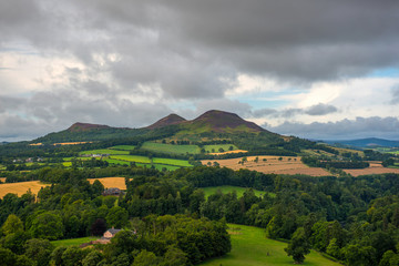Fototapeta premium Enjoying the beautiful scenery at the scotts view point