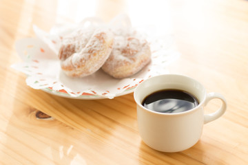 コーヒー　ドーナツ