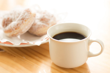 コーヒー　ドーナツ