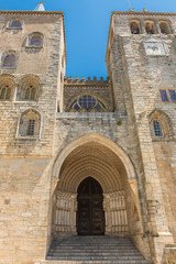 Fototapeta na wymiar cathedral of Evora in Portugal