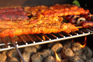 Grillen mit Holzkohlegrill