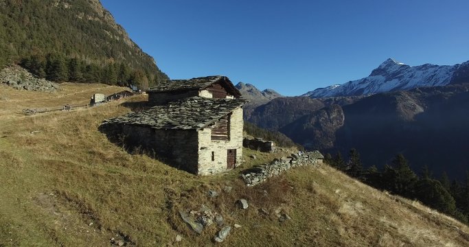 Baite in montagna - Alpeggio in Valtellina 4k