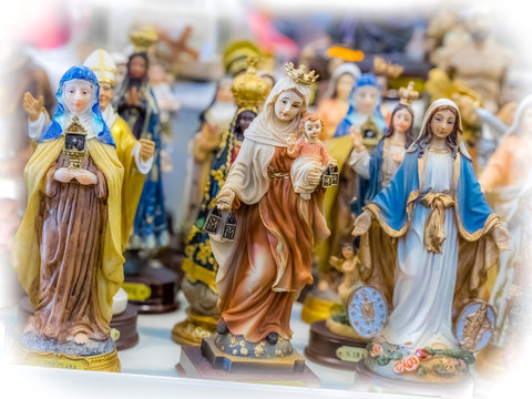 Holy figurines