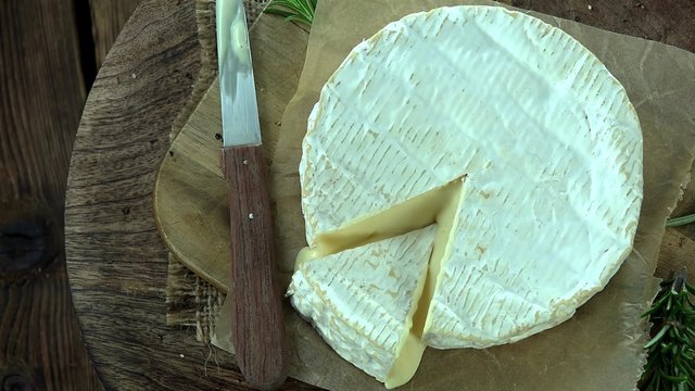 Rotating Camembert as detailed 4k footage (not seamless loopable)