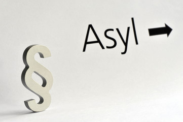 Asyl, Asylanten, Paragraph, Asylbewerber, Asylantrag, Symbol, Ausländer, Asylgesetz, Zuwanderung, Einbürgerung, Flüchtlinge, Asylmissbrauch, Asylgesetze, Ausländerrecht