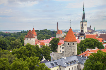 Obraz premium Aerial view of the old medieval city of Tallinn, Estonia