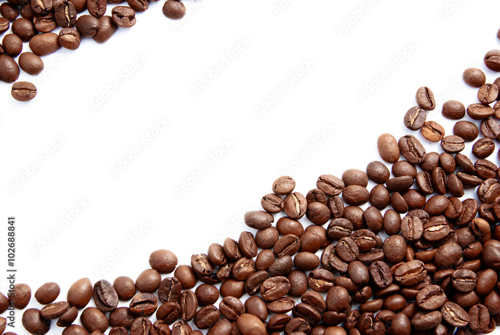 Wall mural coffee beans isolated on white