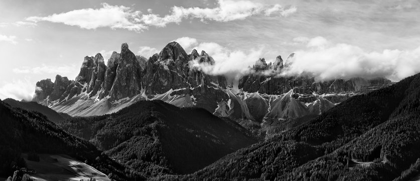 Fototapeta Black and white panorama of Geisler (Odle) Dolomites Group