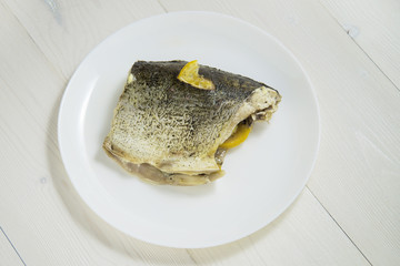 Fish with lemon steamed