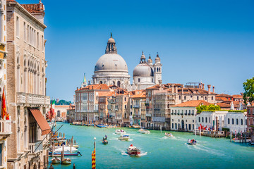 Fototapeta na wymiar Canal Grande with Basilica di Santa Maria della Salute, Venice, Italy