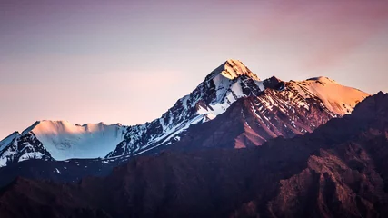 Schilderijen op glas Himalayan mountain range during sunrise © tinnaporn