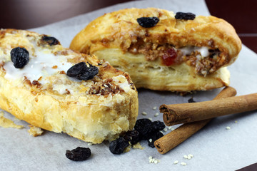 Puff pastry cinnamon raisin