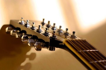Twelve-string guitar
