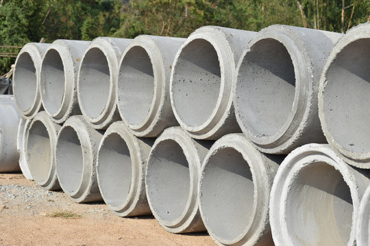 Cement pipes stacking at yard