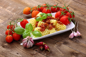 Pasta casereccia con salsa di pomodori