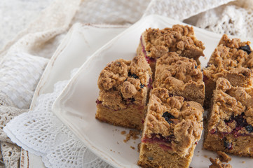 cake with fruit and crumble 