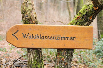 ein Schild Waldklassenzimmer