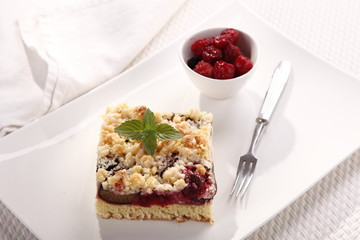 sweet yeast cake with fruit 