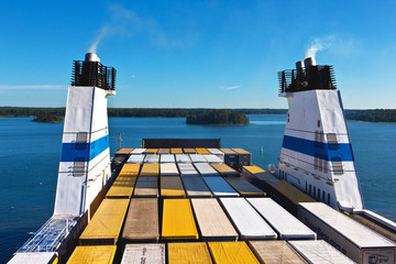 Container auf der Fähre nach Helsinki 2
