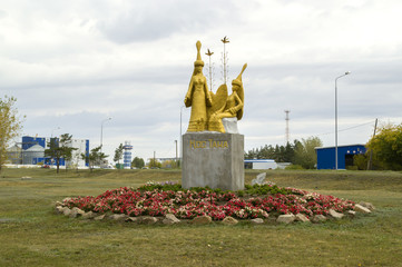 Памятник Кос и Тана открыт на въезде в Костанай Казахстан 7 ноября 2012 года