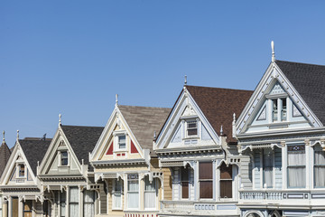 SAN FRANCISCO, USA - APRIL 07: Alamos Square - The Painted Ladie