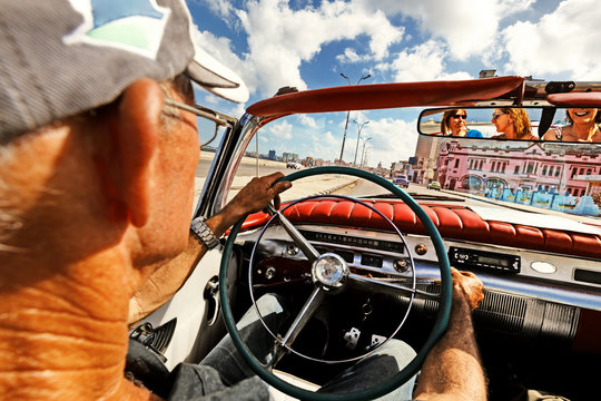 Cuba, La Habana, Vintage Car Tourist Tour, Malecón