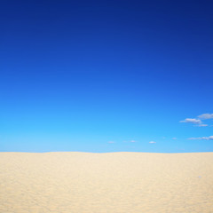Fototapeta na wymiar Sand on the horizon