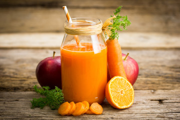 Carrot juice - obrazy, fototapety, plakaty